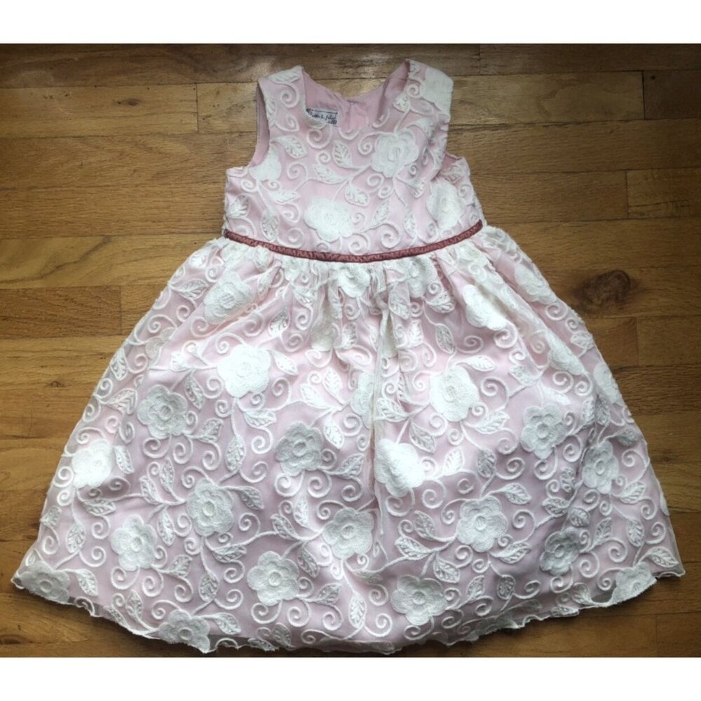 Pippa & Julie Size 6 Beautiful Dress